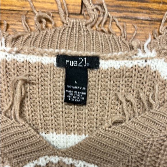 Rue21 V-Neck Sweater Tan and White Ribbed Knit - Picture 6 of 6